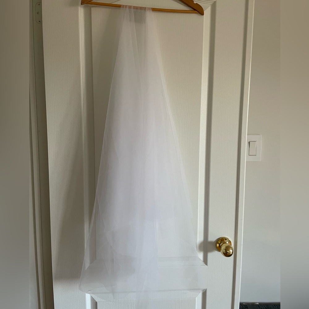 White Fingertip Wedding Veil with Blusher - Picture 3 of 10